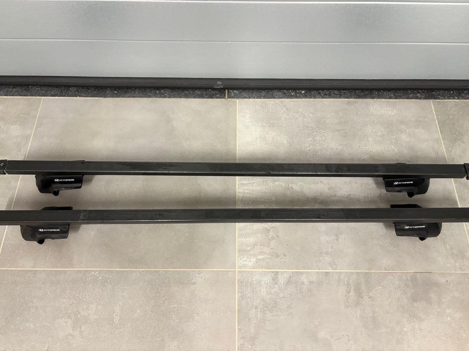 Originele Hyundai Santa Fe 2001 dakdragers (zwart aluminium), Auto diversen, Ophalen, Gebruikt