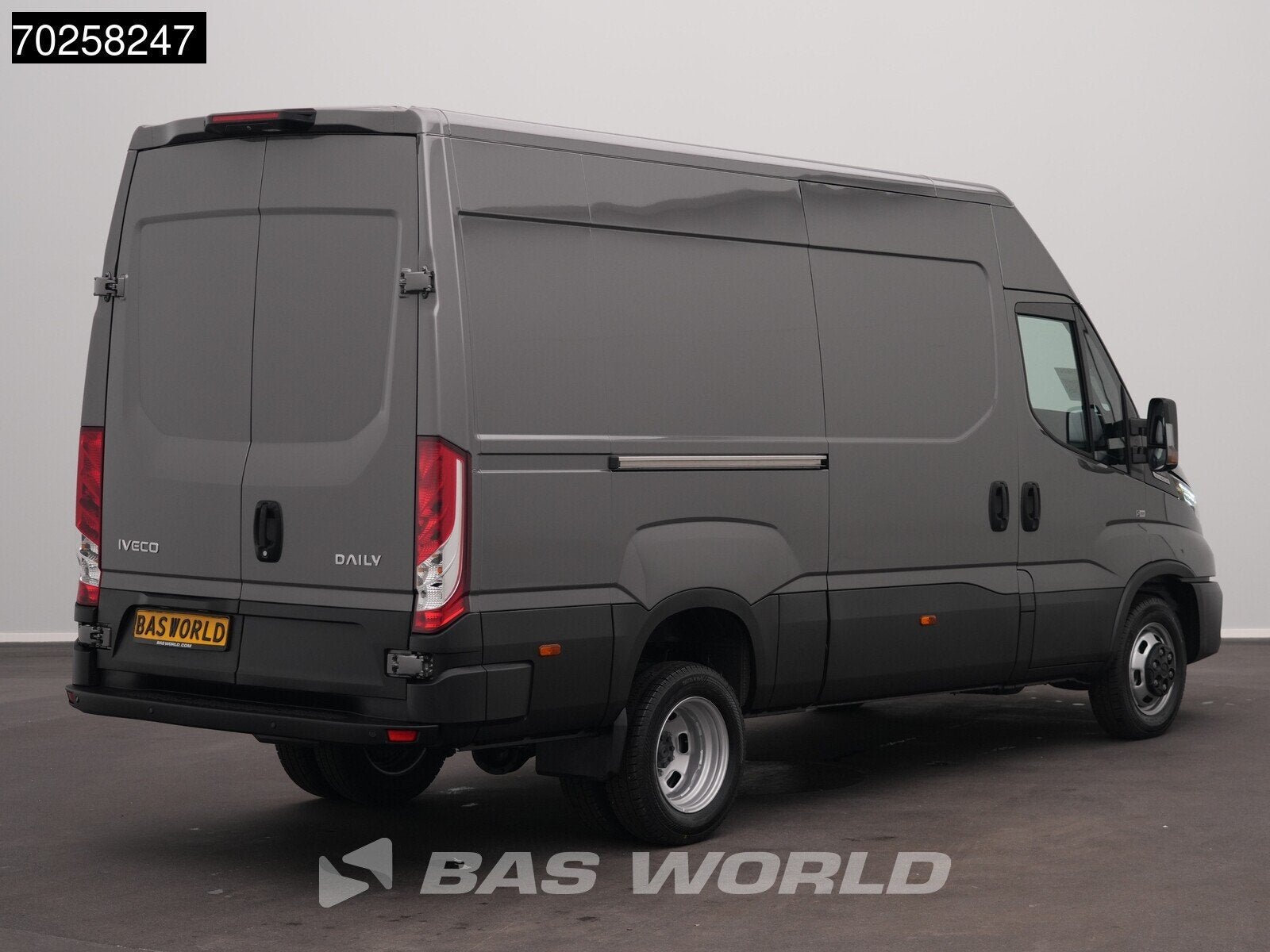 Iveco Daily 35C21 BPM VRIJ! 3.0L Automaat 210PK L2H2 2025-Mo, Autos, Neuf, Argent ou Gris, Achat, Euro 6