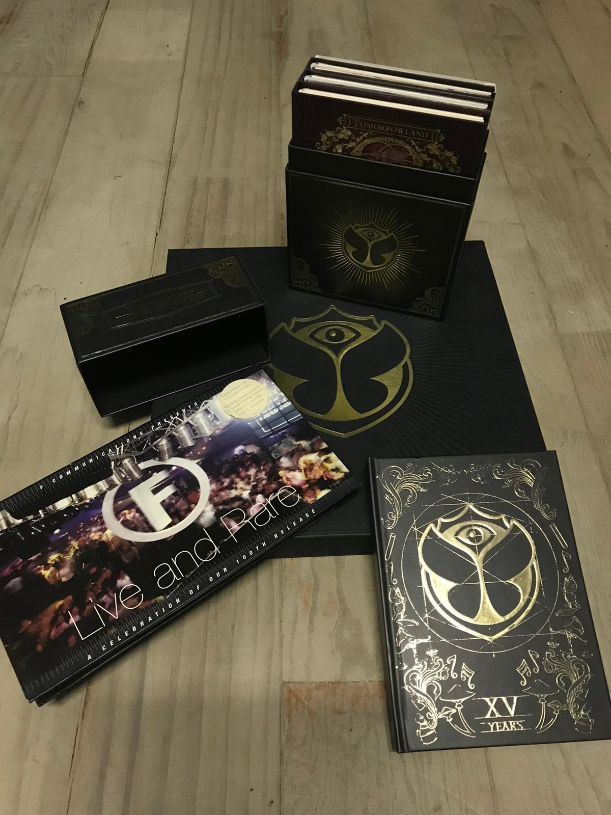 Combi:Tomorrowland boxes, Édition limitée, Enlèvement ou Envoi, Coffret