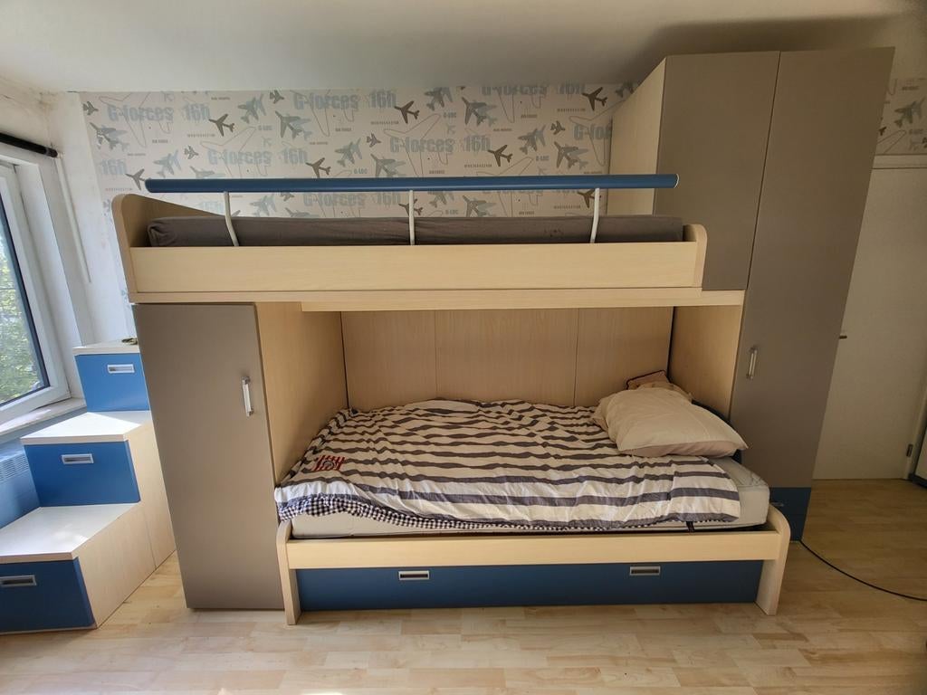 Complete slaapkamer met 3 slaapplaatsen., Huis en Inrichting, Slaapkamer | Stapelbedden en Hoogslapers, Ophalen