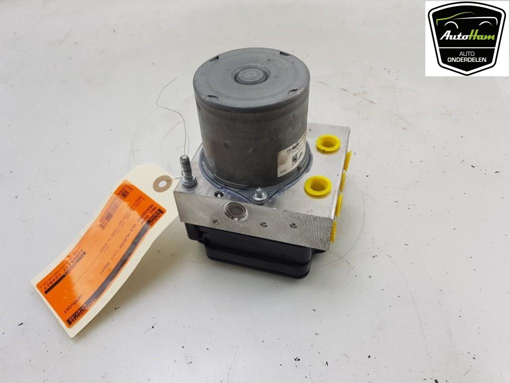 ABS POMP Mercedes-Benz GLB (247.6) (01-2019/-), Gebruikt, Mercedes-Benz