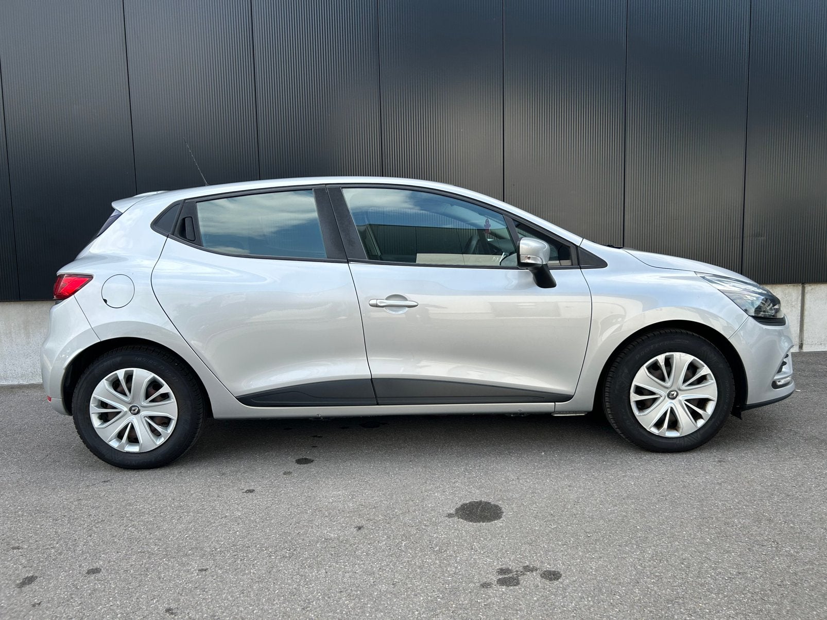 Renault Clio 1.2 Tce / Airco / 81000km / Perfecte staat, Autos, Renault, Achat, Euro 6, Entreprise, Noir
