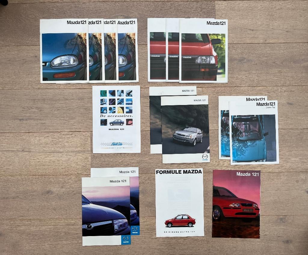 BROCHURES MAZDA 121, Livres, Autos | Brochures & Magazines, Enlèvement ou Envoi, Utilisé, Mazda