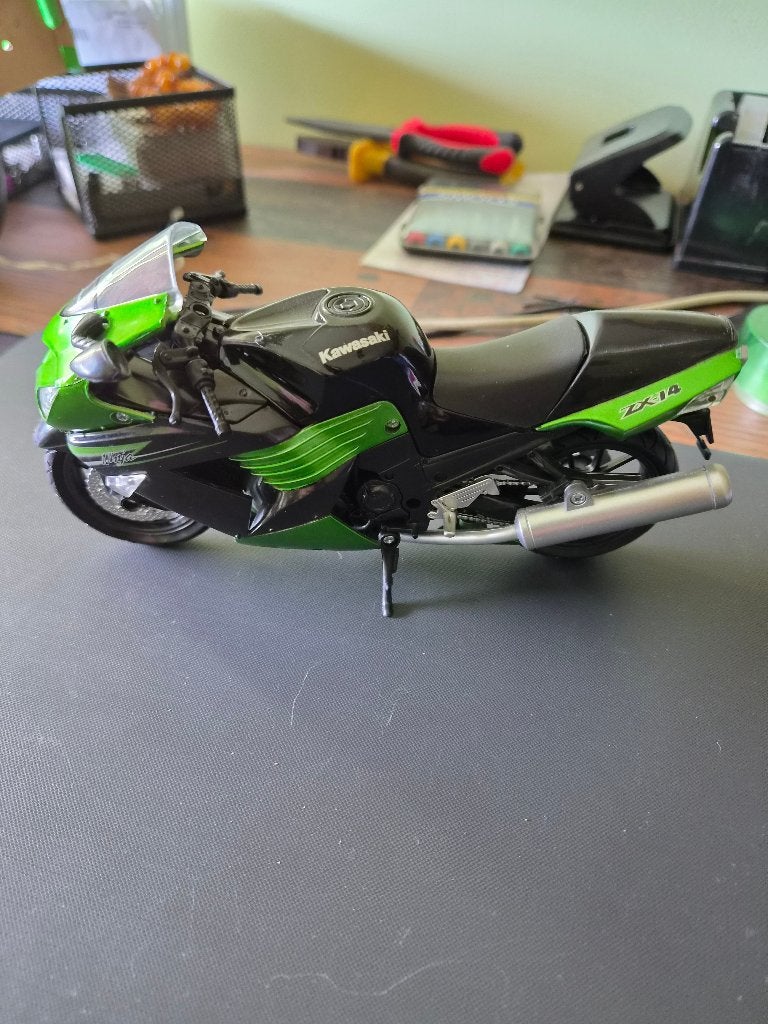 Kawasaki ZZR 1400R, Enlèvement ou Envoi, Neuf, 1:9 à 1:12, Moteur