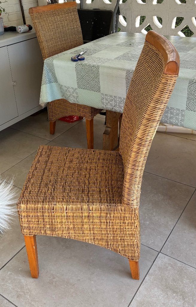 Gratis Tafel en stoelen, Ophalen, Gebruikt, 50 tot 100 cm, Vijf personen of meer