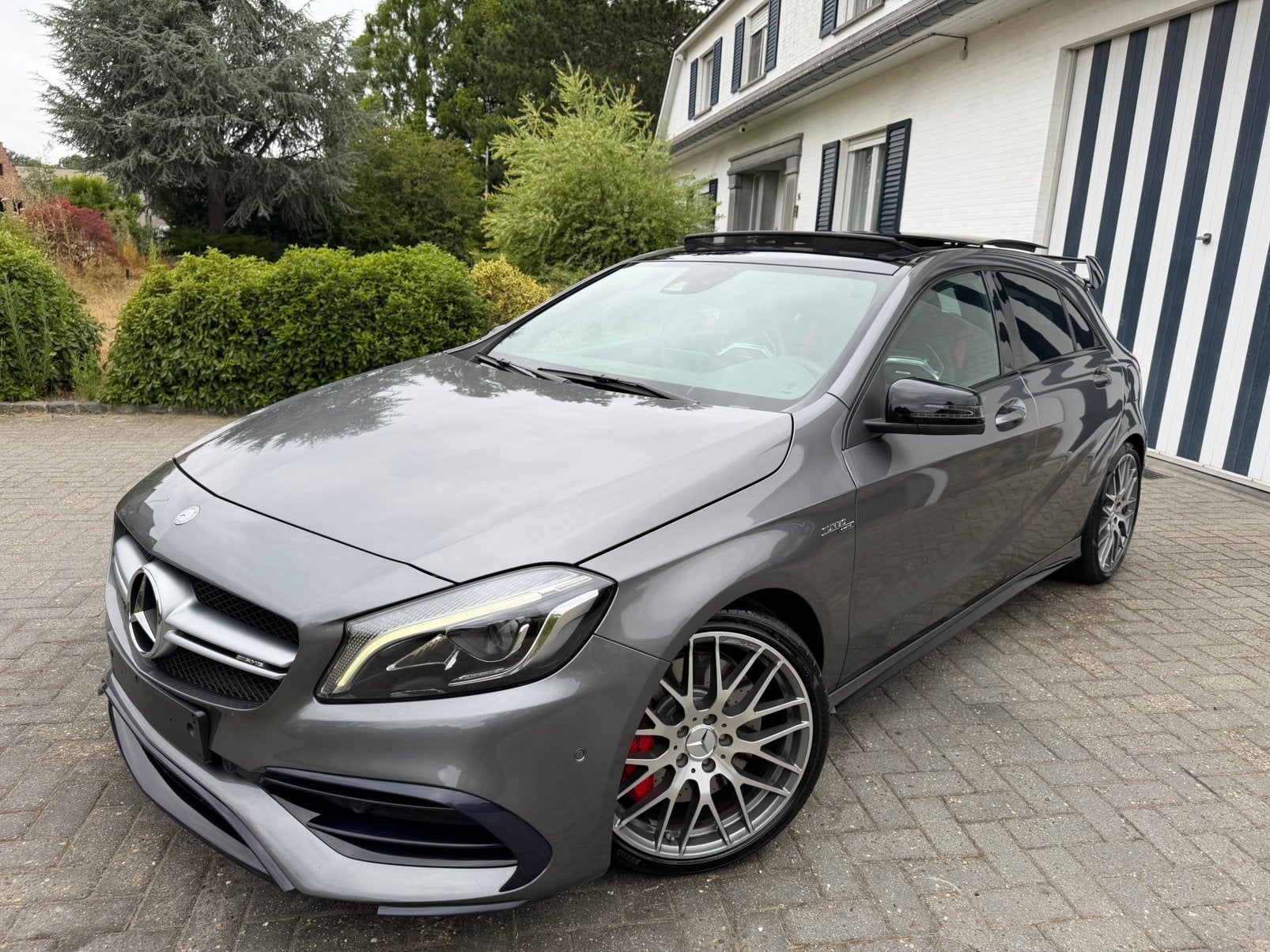 Mercedes A45 AMG - 4MATIC/PERFORMACE - FULL OPTION -GARANTIE, Auto's, Automaat, 4 cilinders, 280 kW, Leder en Alcantara
