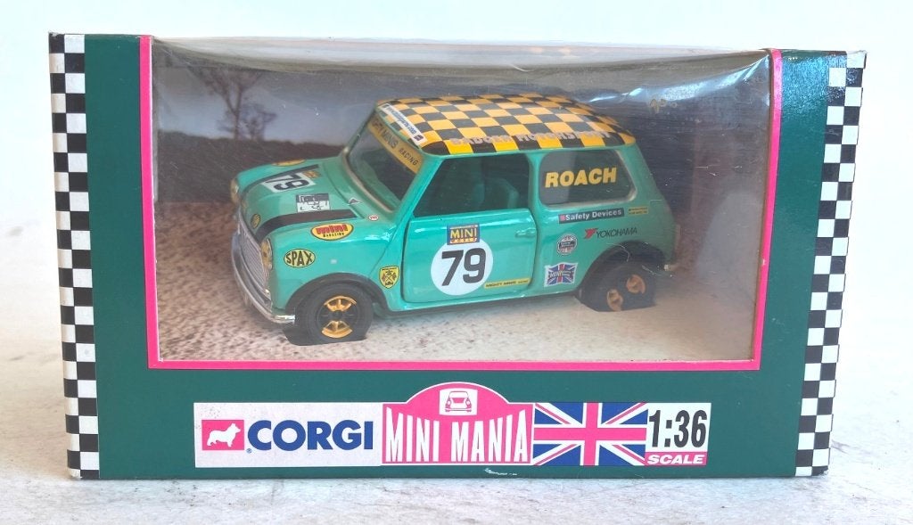 Mini Mania racing Sam Roach Corgi # 04431., Enlèvement ou Envoi, Comme neuf, Voiture