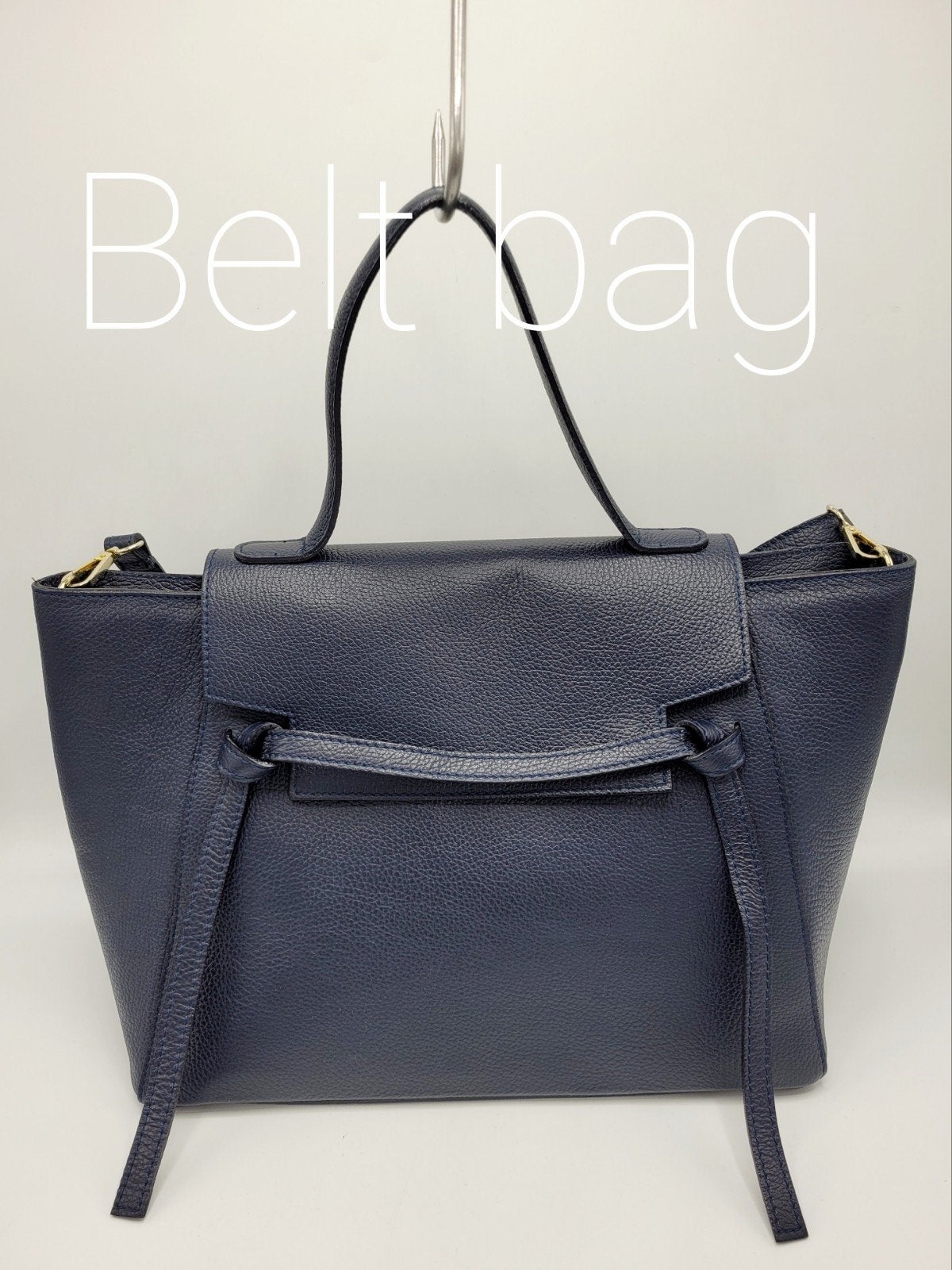 Sac à main en cuir XL inspiré du célèbre Beltbag de Céline, Bijoux, Sacs & Beauté, Sacs | Sacs Femme, Enlèvement ou Envoi, Neuf