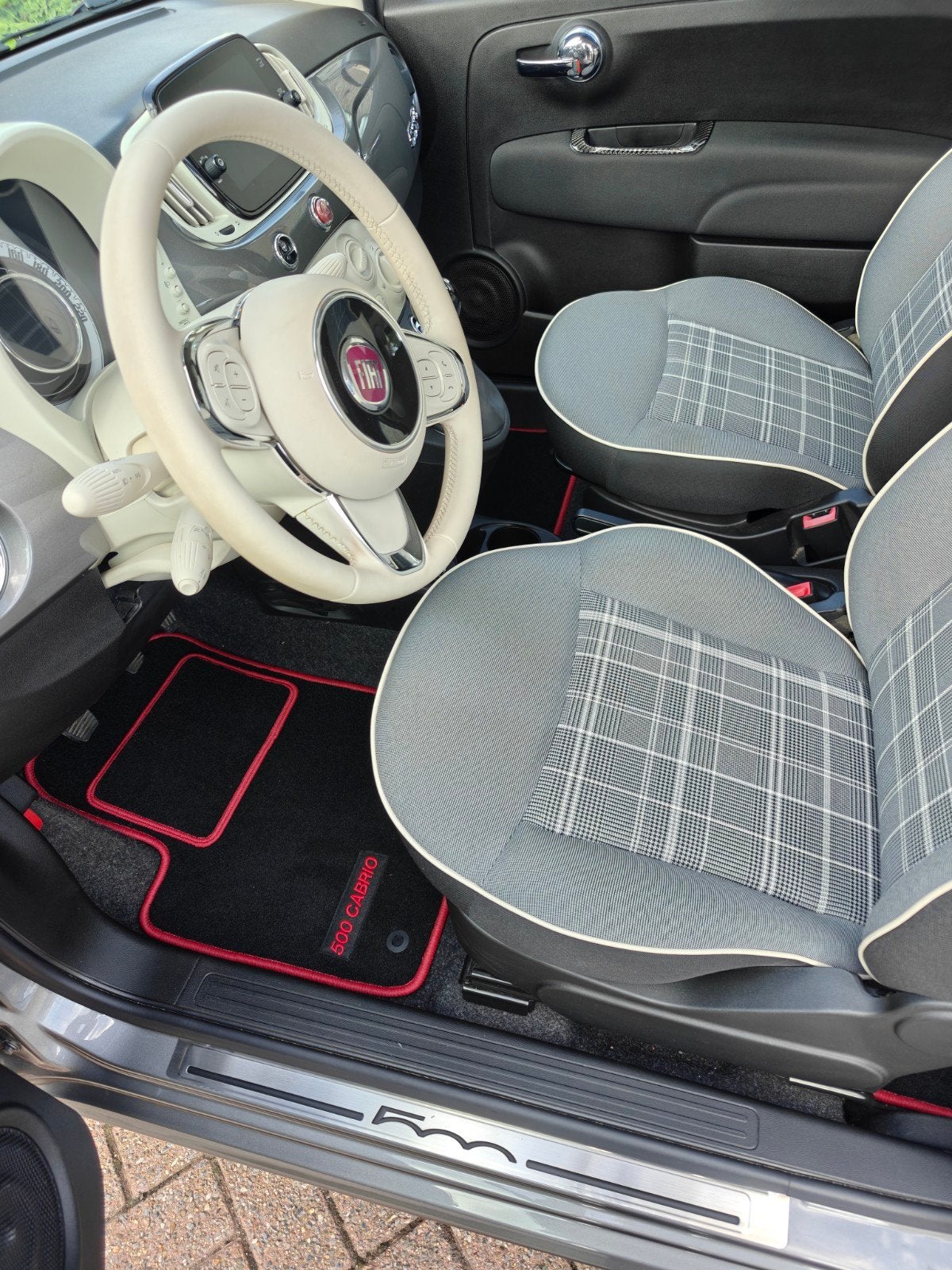 Fiat 500 cabrio lounge slechts 30.000 km, Auto's, 4 zetels, Euro 6, Cabriolet, Leder en Stof