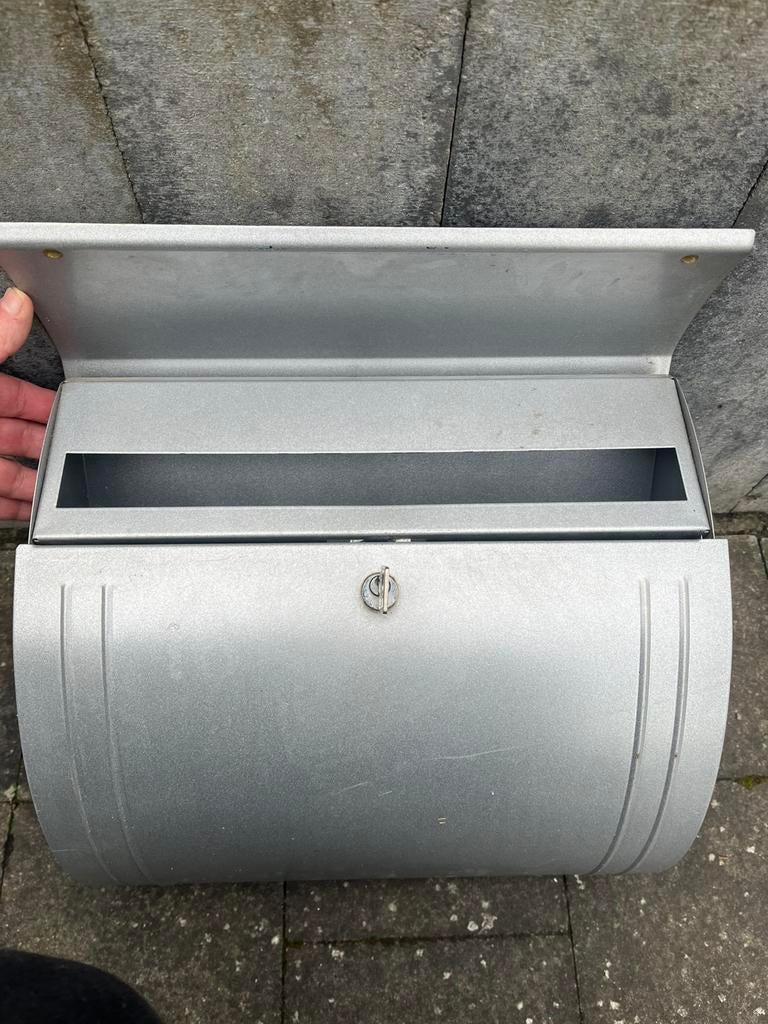 Boite aux lettres murale INOX grise, design bombé + 2 clés, Tuin en Terras, Brievenbussen, Ophalen of Verzenden, Gebruikt, Inox