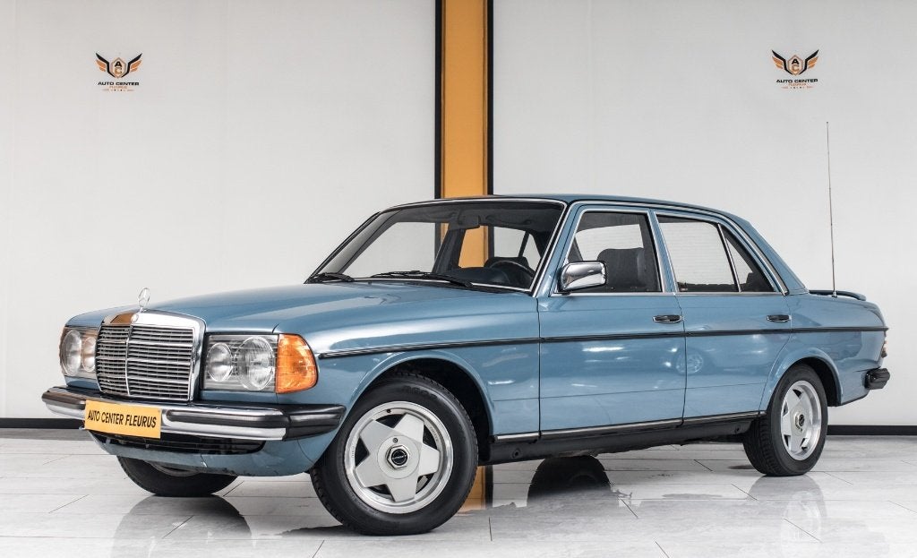 Mercedes-Benz 200E W123 / Automatique, Auto's, Automaat, Achterwielaandrijving, Blauw, Leder en Stof