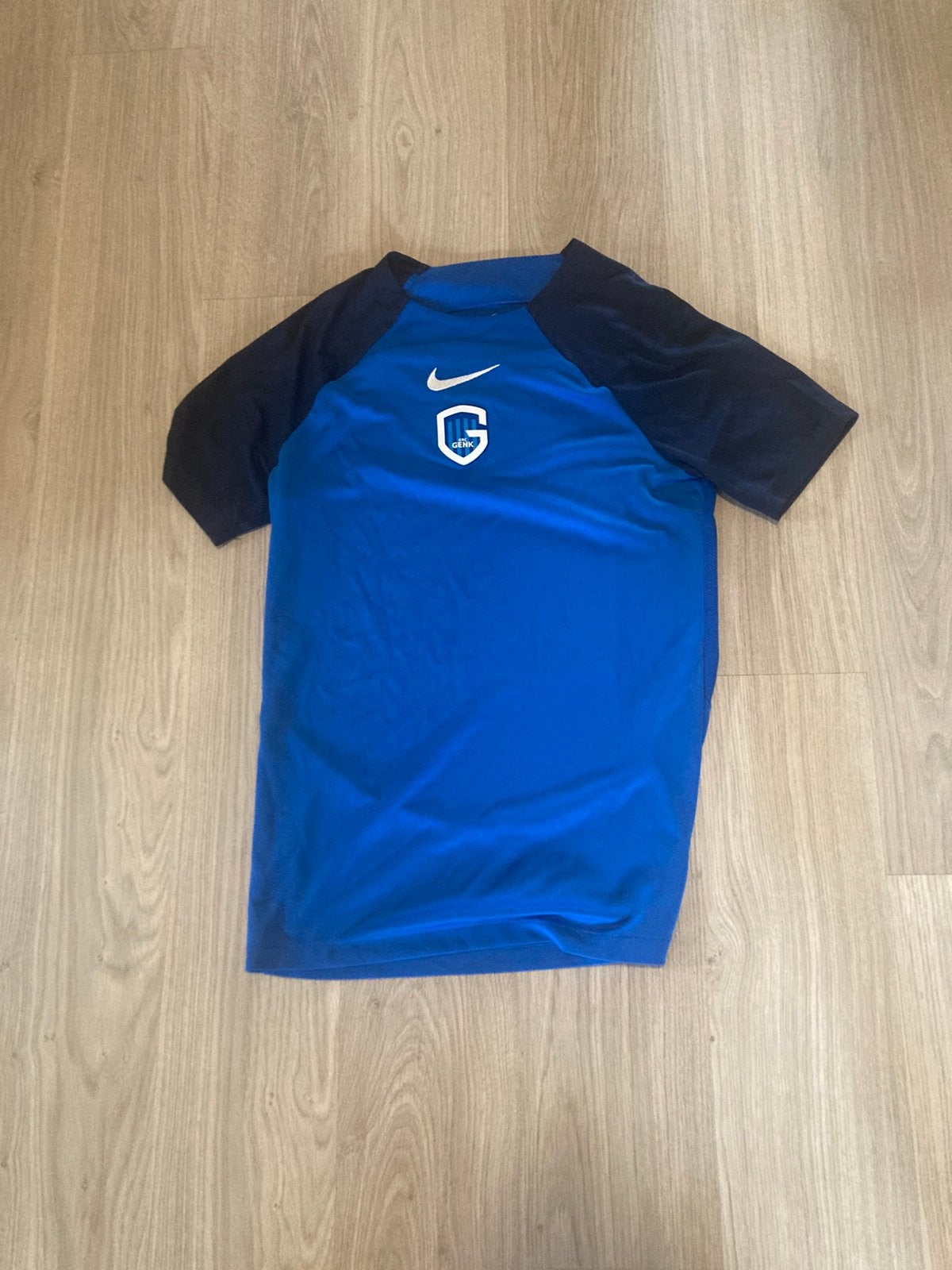 Trainingsshirt KRC Genk, Enlèvement, Comme neuf, Taille 46 (S) ou plus petite