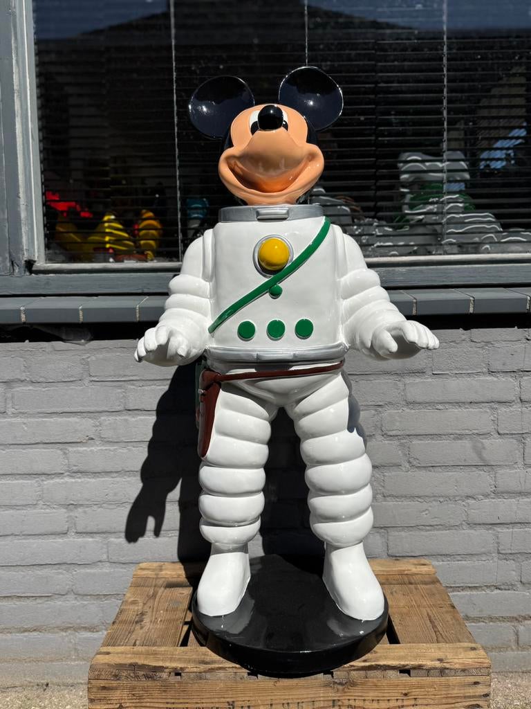 Statue de Mickey Mouse en tant qu'astronaute, Enlèvement, Mickey Mouse, Comme neuf, Statue ou Figurine
