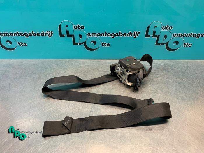 Veiligheidsgordel rechts-voor van een Opel Corsa (Corsa C 00, Gebruikt, -, -, Opel