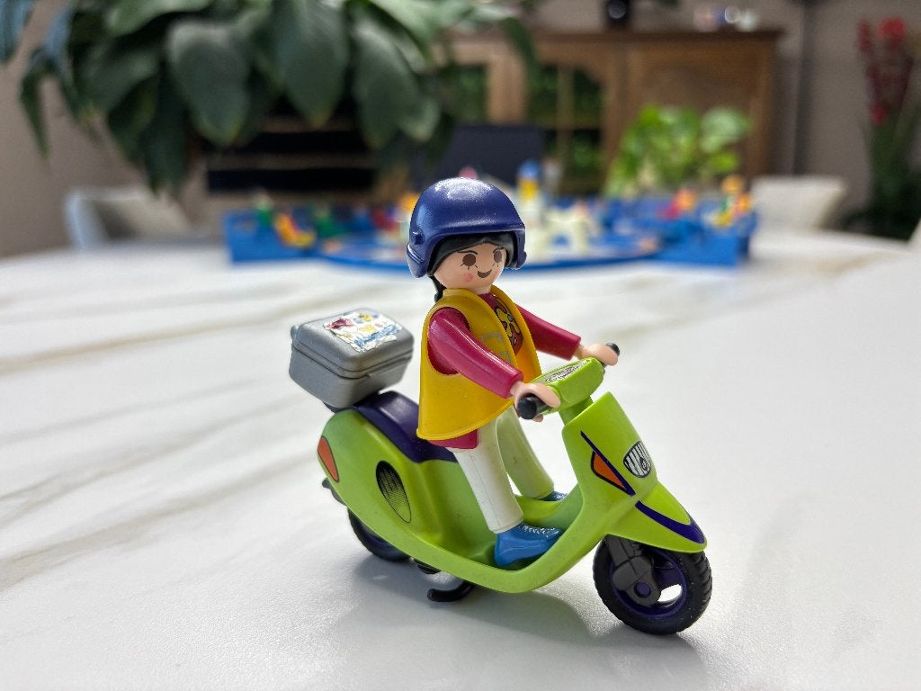 Playmobil 3946 Étudiante en scooter, Enlèvement ou Envoi, Comme neuf, Véhicule, City action
