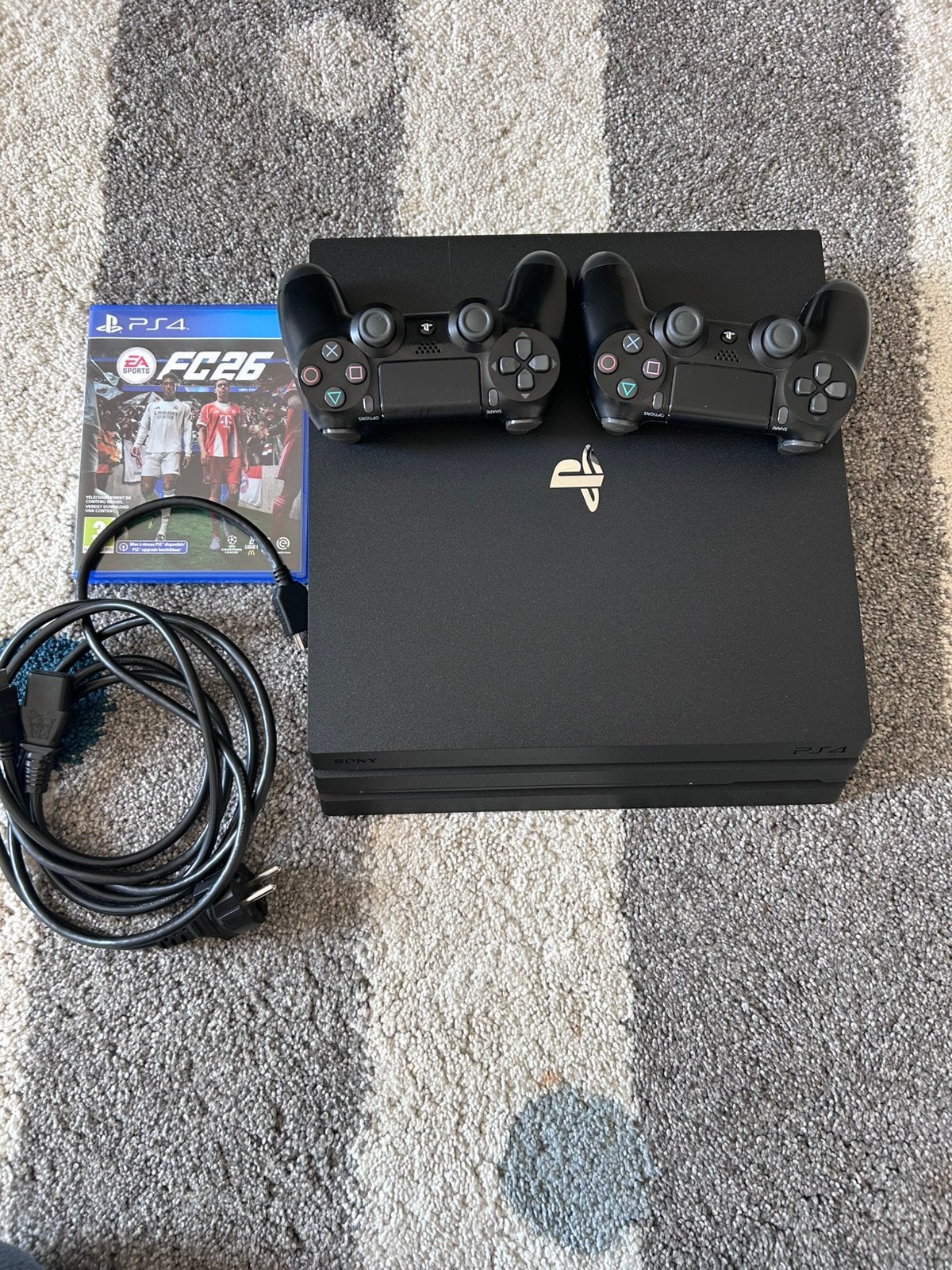 PS4 Pro 1TB met FC 26 in zeer goede staat te koop, Games en Spelcomputers, Spelcomputers | Sony PlayStation 4, Ophalen, Met games