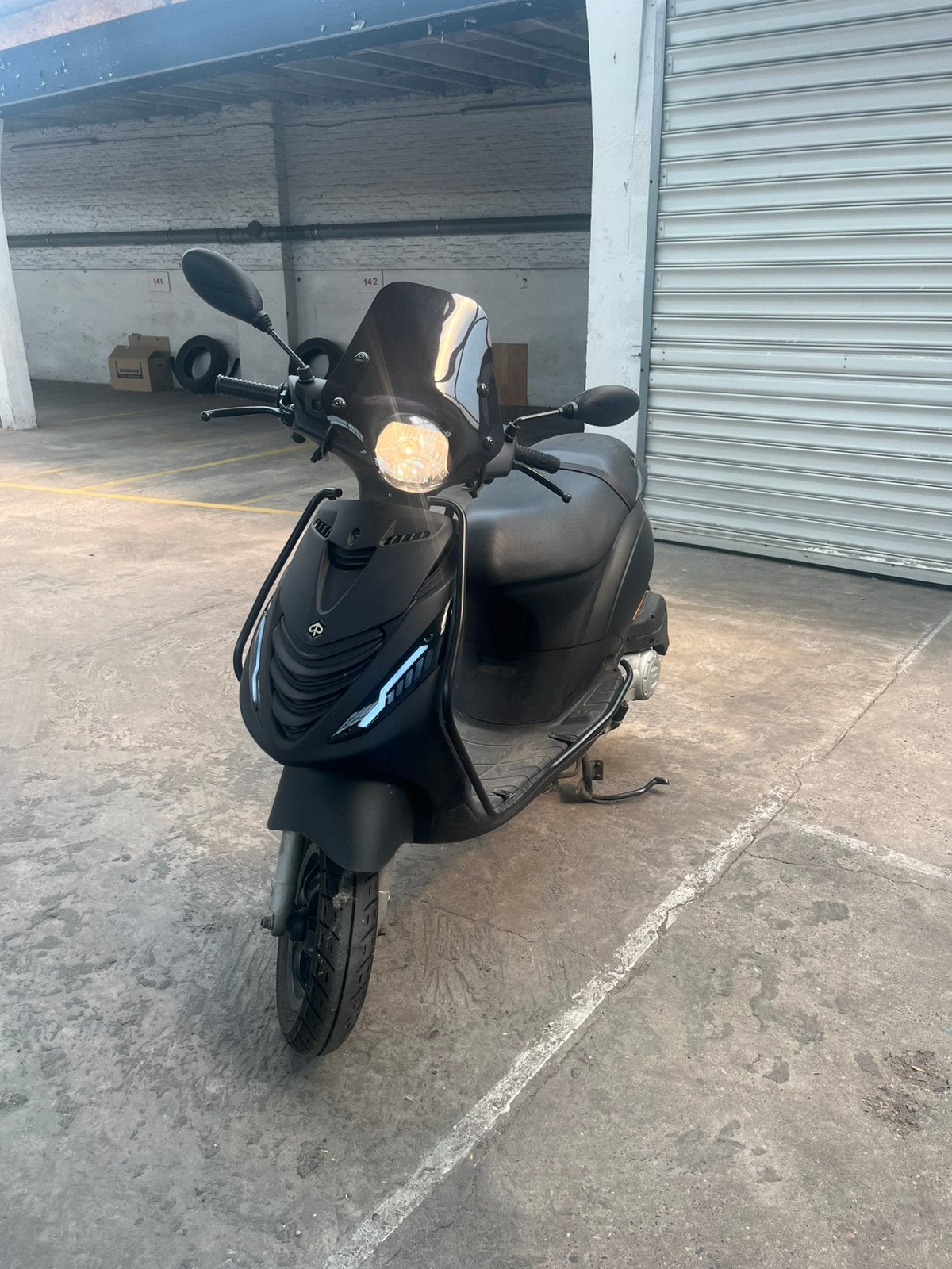 Piaggio zip 4takt zwart Iget 2023, Fietsen en Brommers, Ophalen, Zip, Benzine, 50 cc
