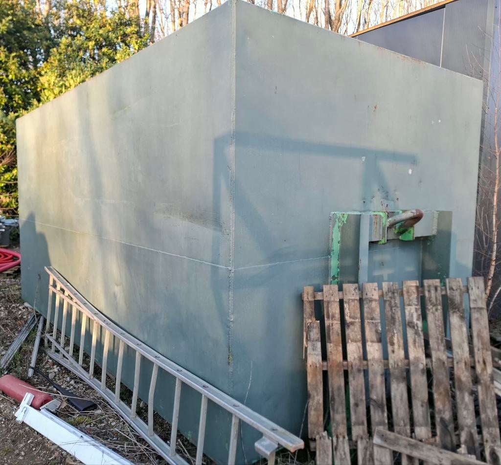 Gesloten container haakcontainer haakarm, Articles professionnels, Machines & Construction | Abris de chantier & Conteneurs, Enlèvement