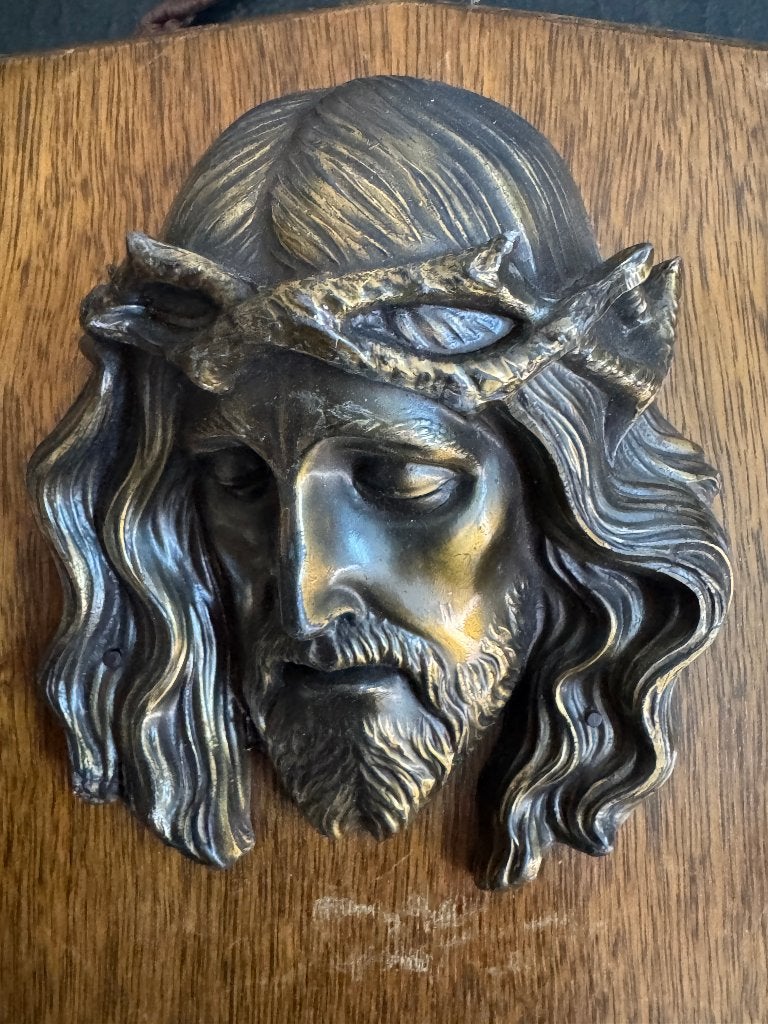 2 Religieuze muurplaten – Christus & Maria – Brons op hout, Antiek en Kunst, Ophalen of Verzenden