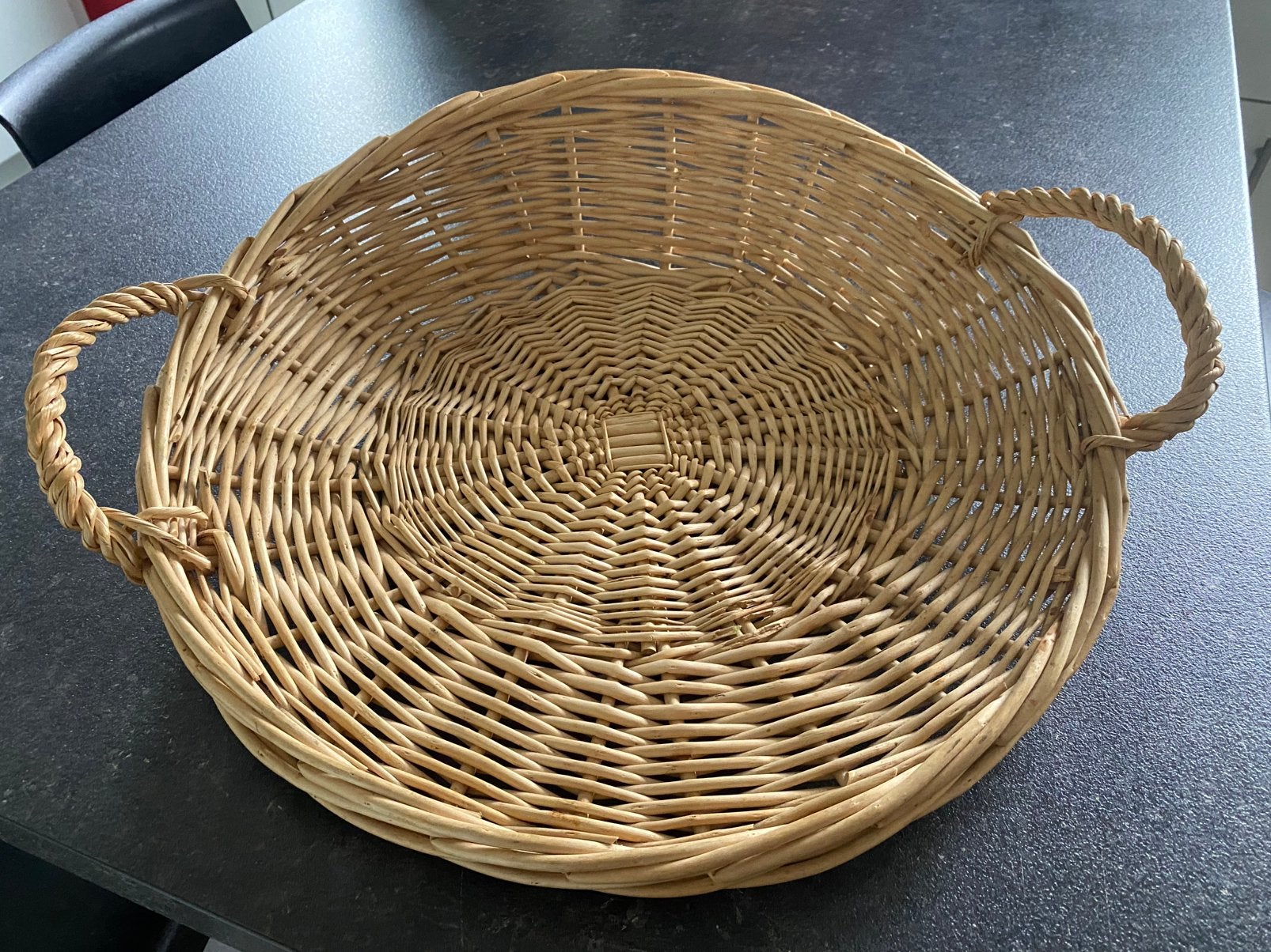 Panier en osier avec anse, Enlèvement, Comme neuf