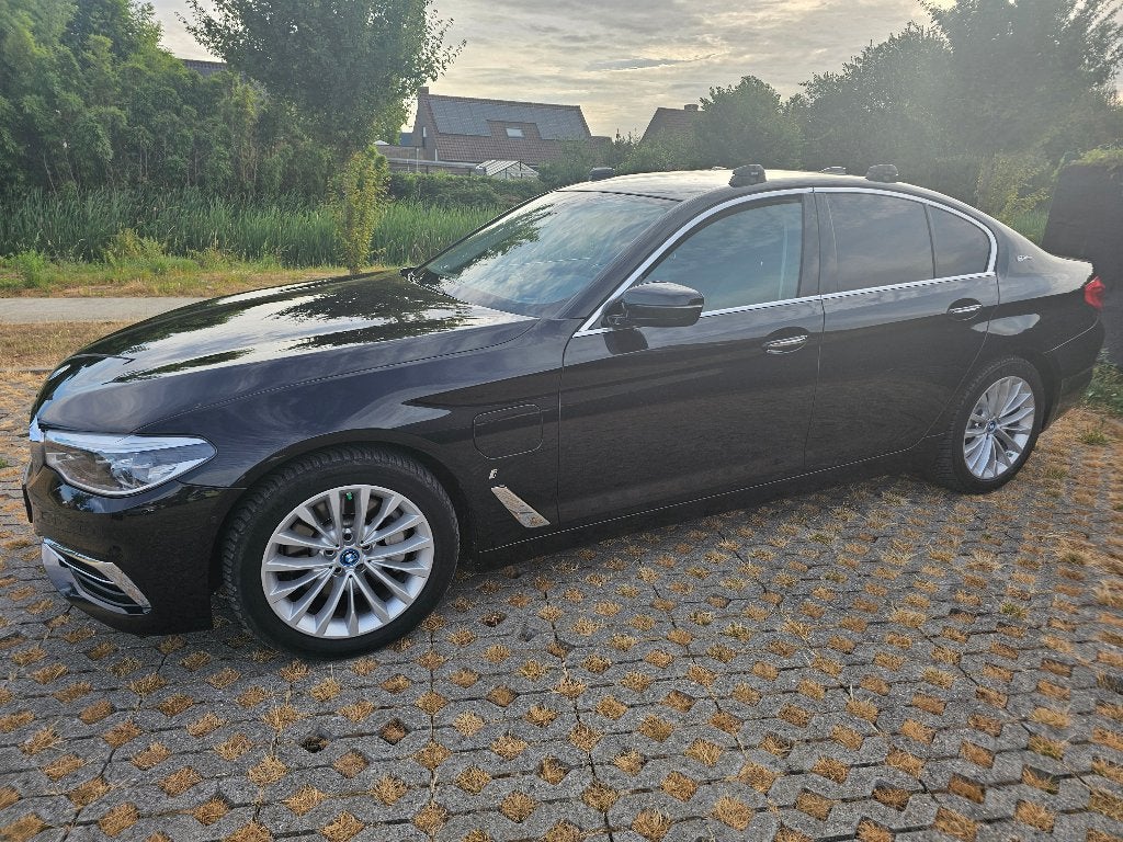 BMW 530e, Auto's, BMW, Achterwielaandrijving, 4 cilinders, Zwart, Leder