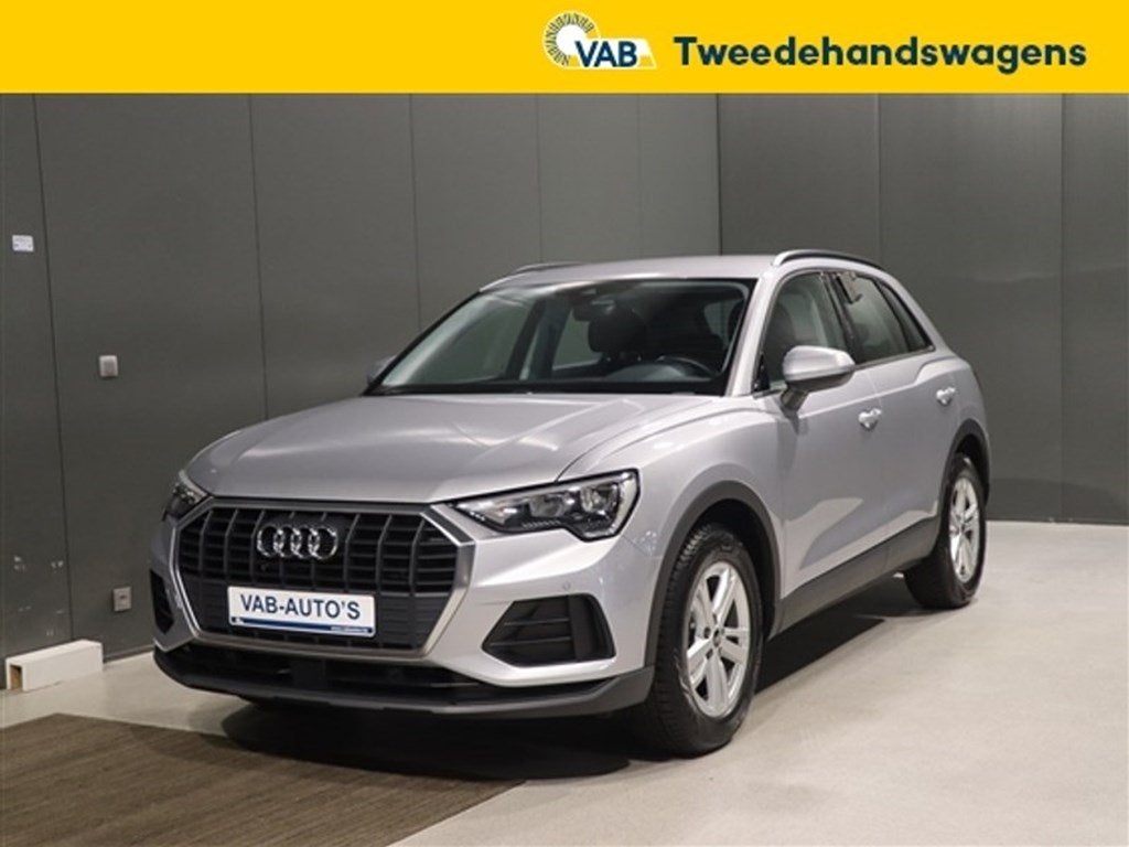 Audi Q3   35 TFSI S-TRONIC, Auto's, Automaat, Zwart, 146 g/km, Bedrijf