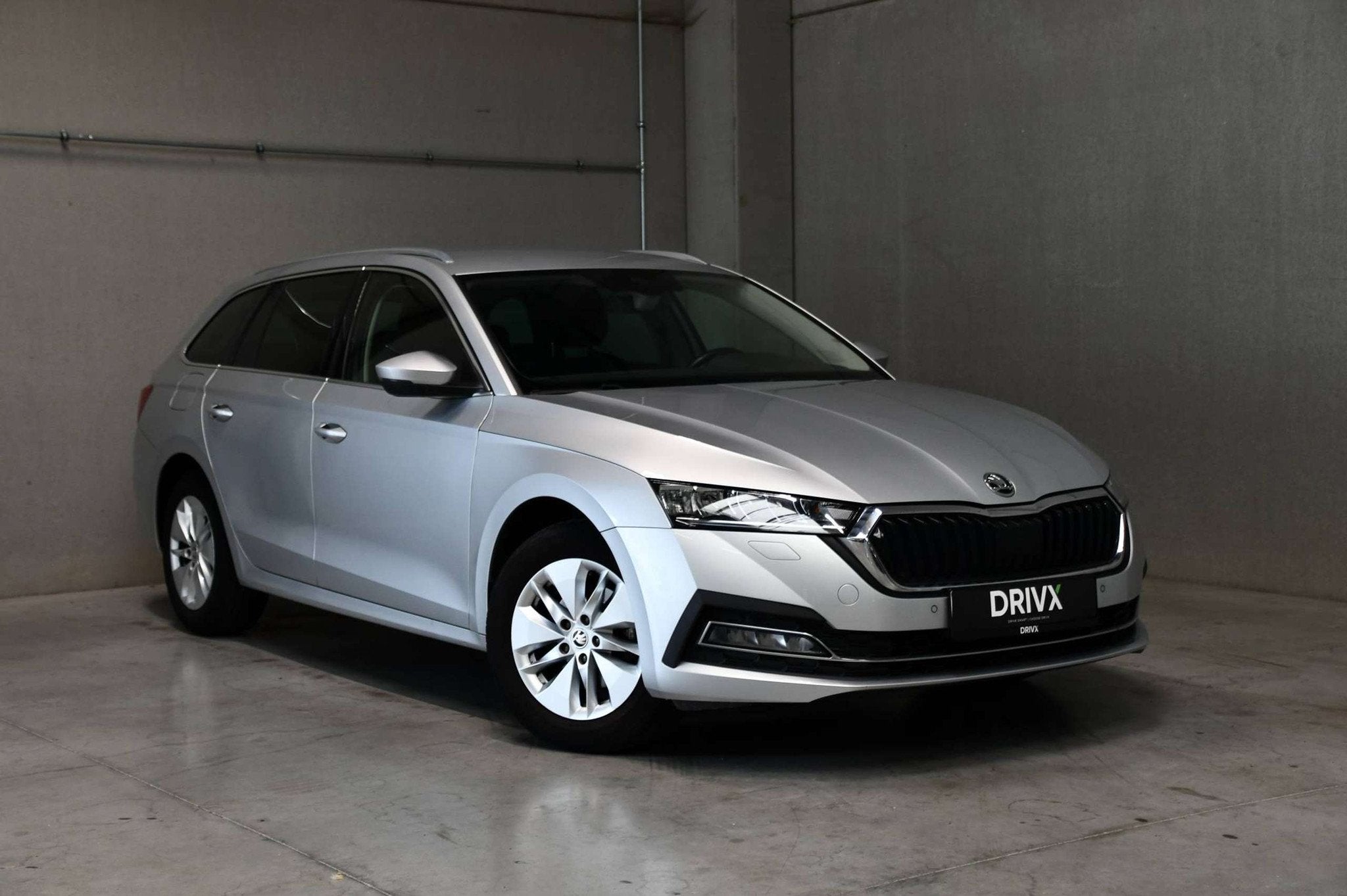 Skoda Octavia Octavia SW - Ambition - Manueel - Camera - Sen, Voorwielaandrijving, Bluetooth, Stof, Gebruikt