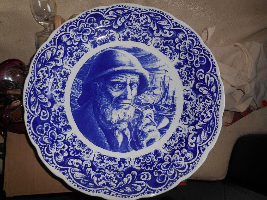 Assiette 39cm Pécheur BOCH La Louvière Belgium Delft, Enlèvement ou Envoi