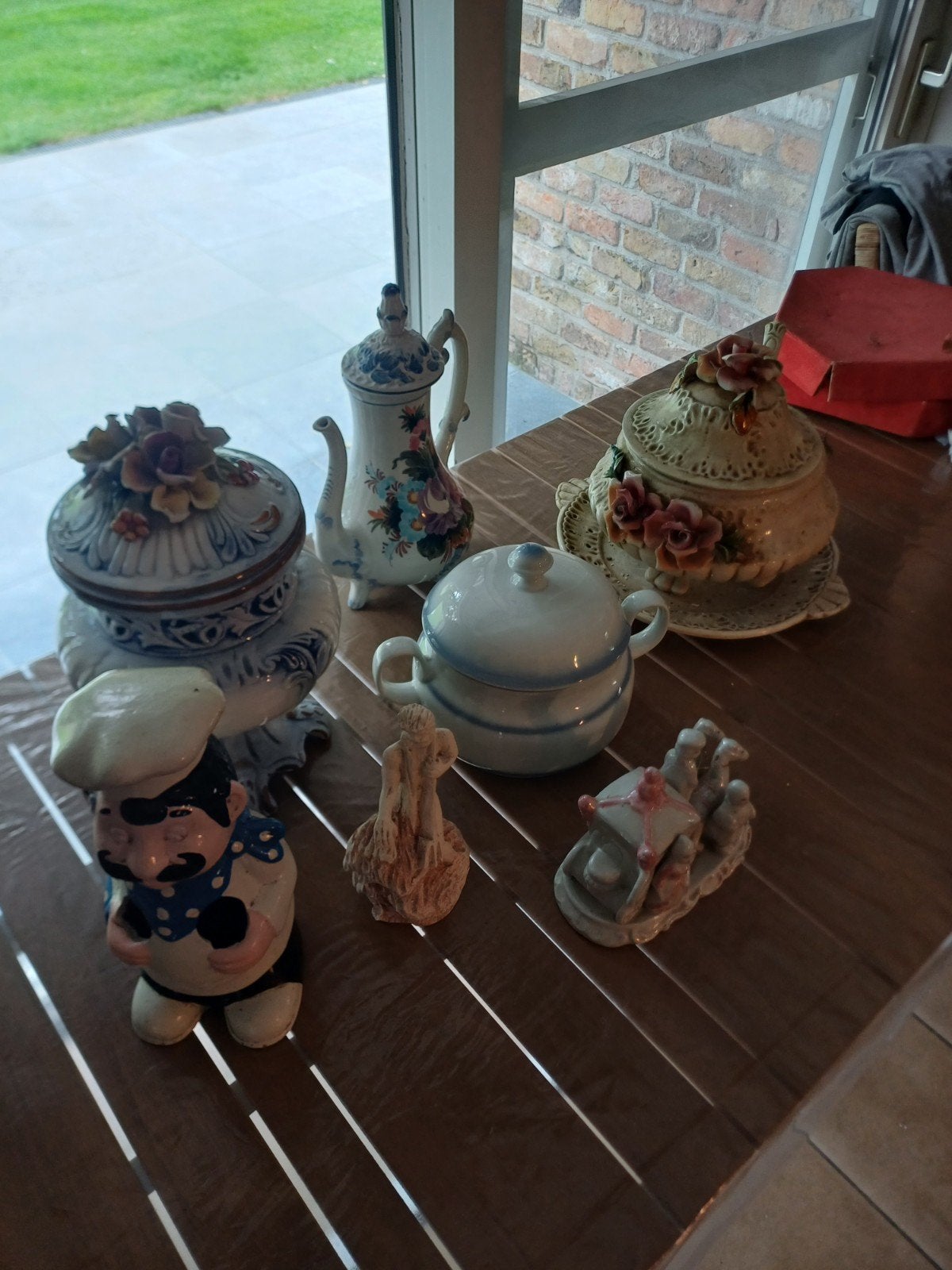 Beeldjes en soepkom, Antiek en Kunst, Antiek | Servies compleet, Ophalen of Verzenden