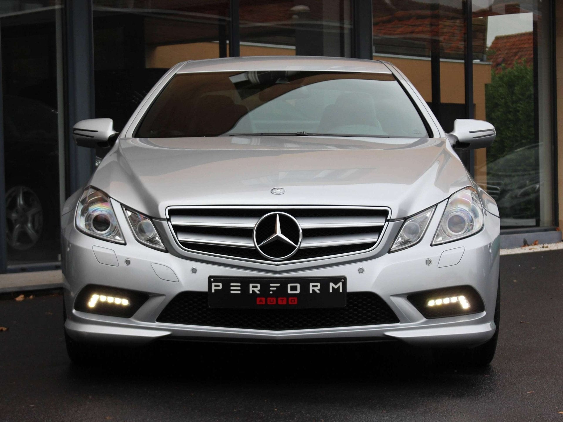 Mercedes-Benz E 250 COUPE E 250 Avantgarde *AMG Line*205pk*, Auto's, Automaat, Gebruikt, Zwart, 4 cilinders
