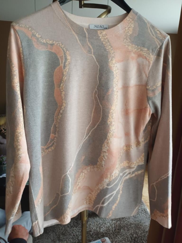 Lichte pull "MIAO" nieuw  l, Kleding | Dames, Ophalen of Verzenden, Maat 42/44 (L)