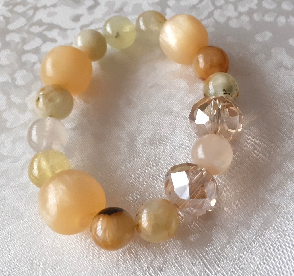 Kralenarmband natuursteen en swarosvki beige geel, Enlèvement ou Envoi, Neuf, Beige, Avec bracelets à breloques ou perles