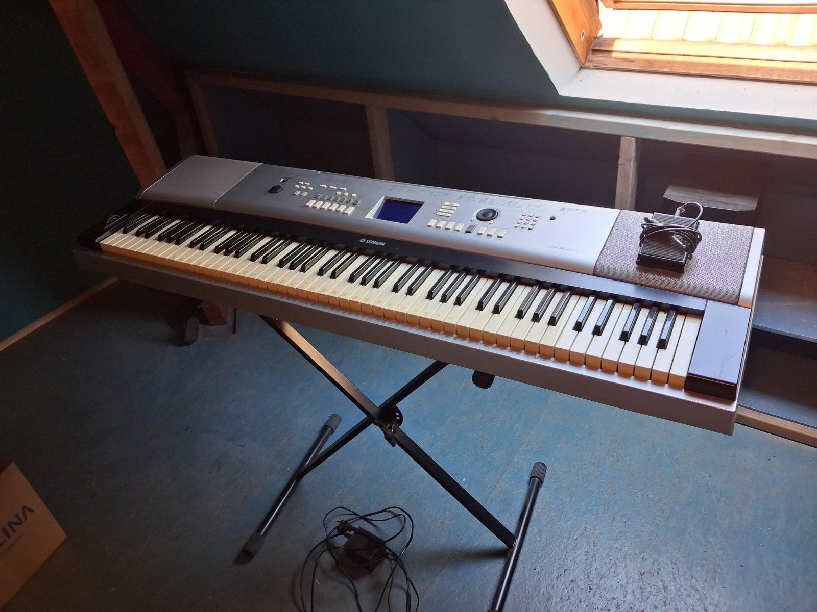 Keyboard Yamaha, Enlèvement, Yamaha
