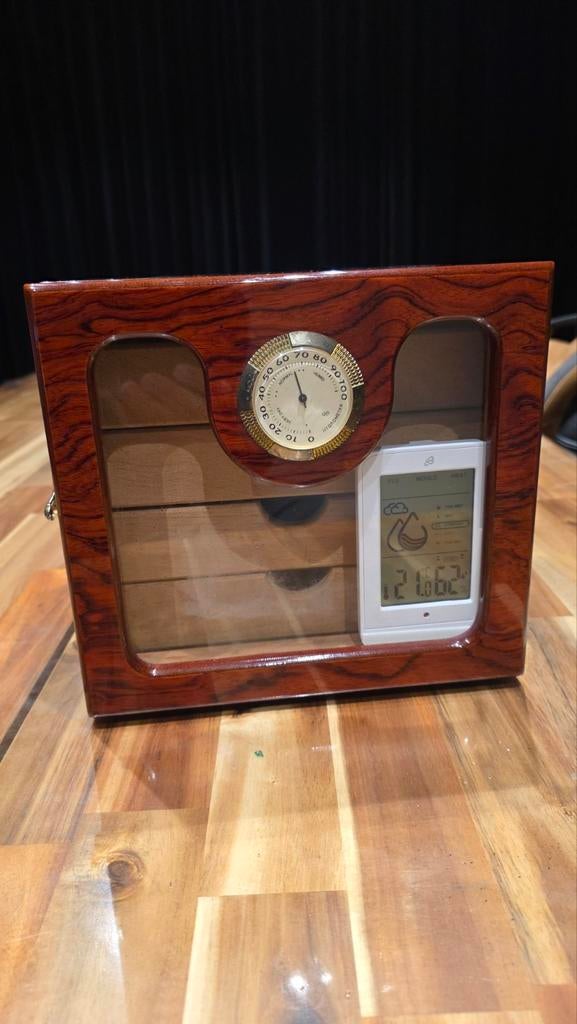 Humidor The Ambassador
Kabinet 4-lades - 80 sigaren, Antiek en Kunst, Ophalen