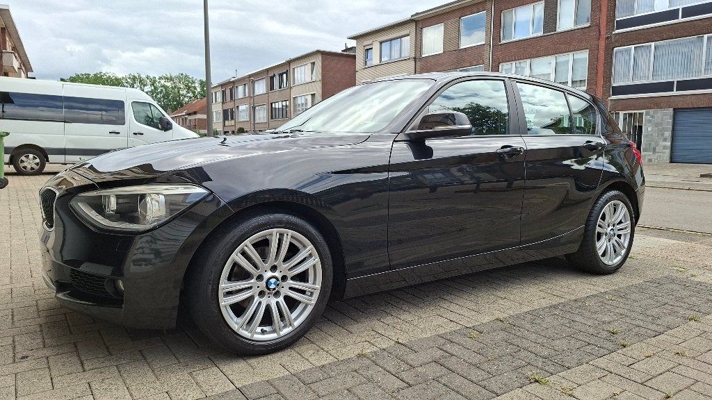 BMW 116i 136 PK BWJ.11/2012 135000 KM BLANCO GEK.VVK, Auto's, 100 kW, 4 cilinders, Zwart, Particulier