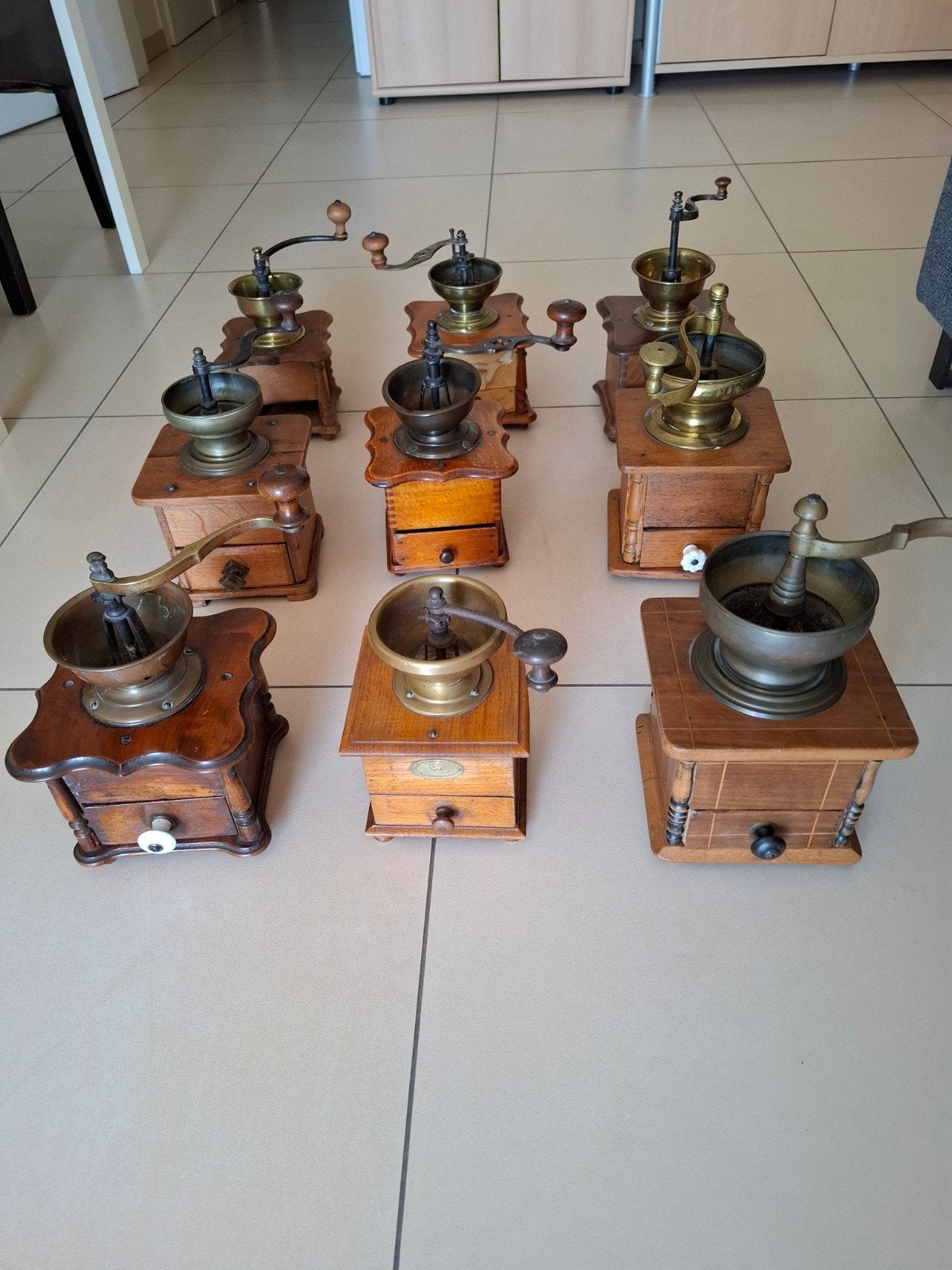 Lot 9 moulins café anciens dont 2 Peugeot (7 complets + 2 po, Enlèvement