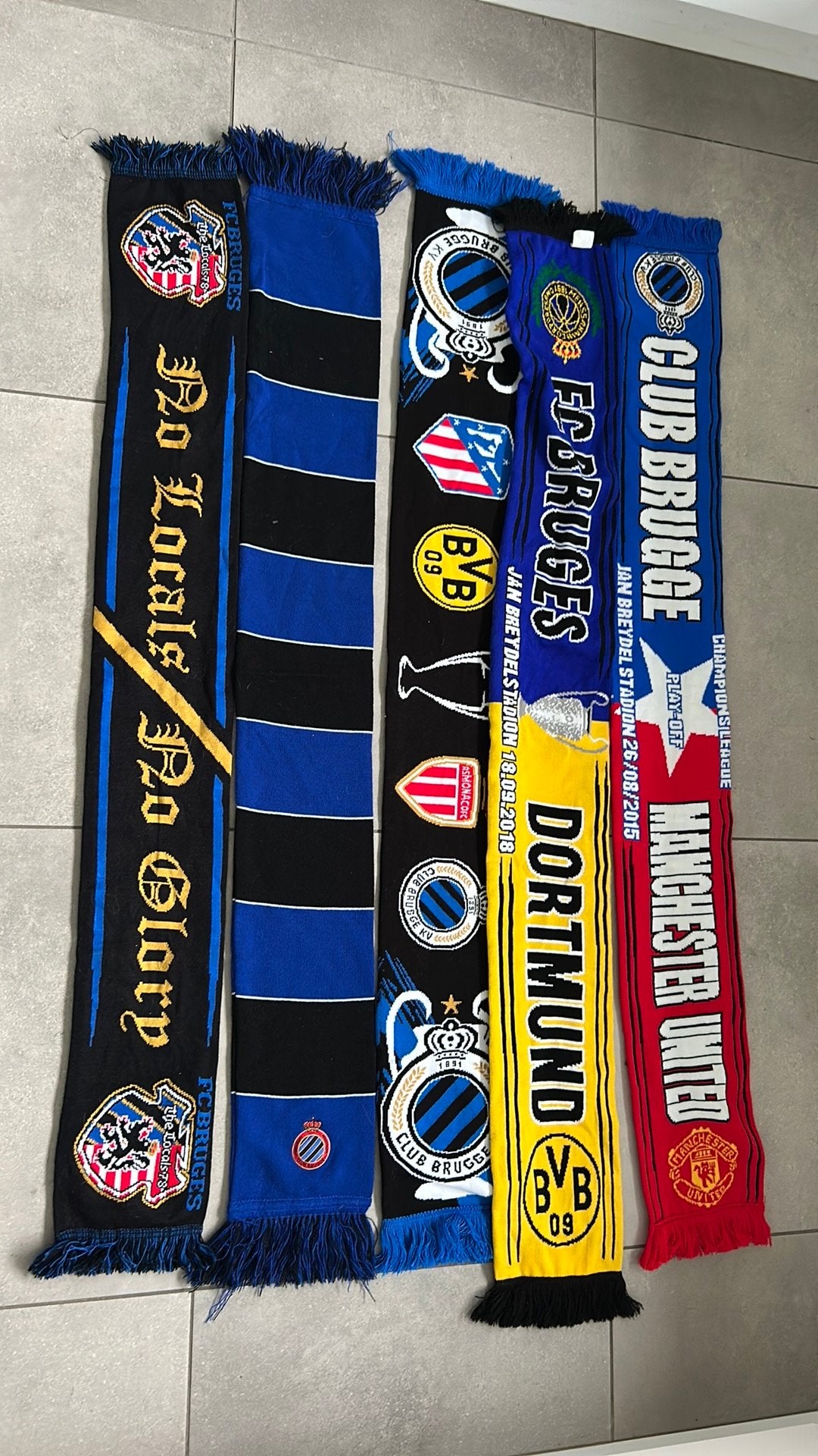 Sjaals Club Brugge, Verzamelen, Ophalen, Zo goed als nieuw