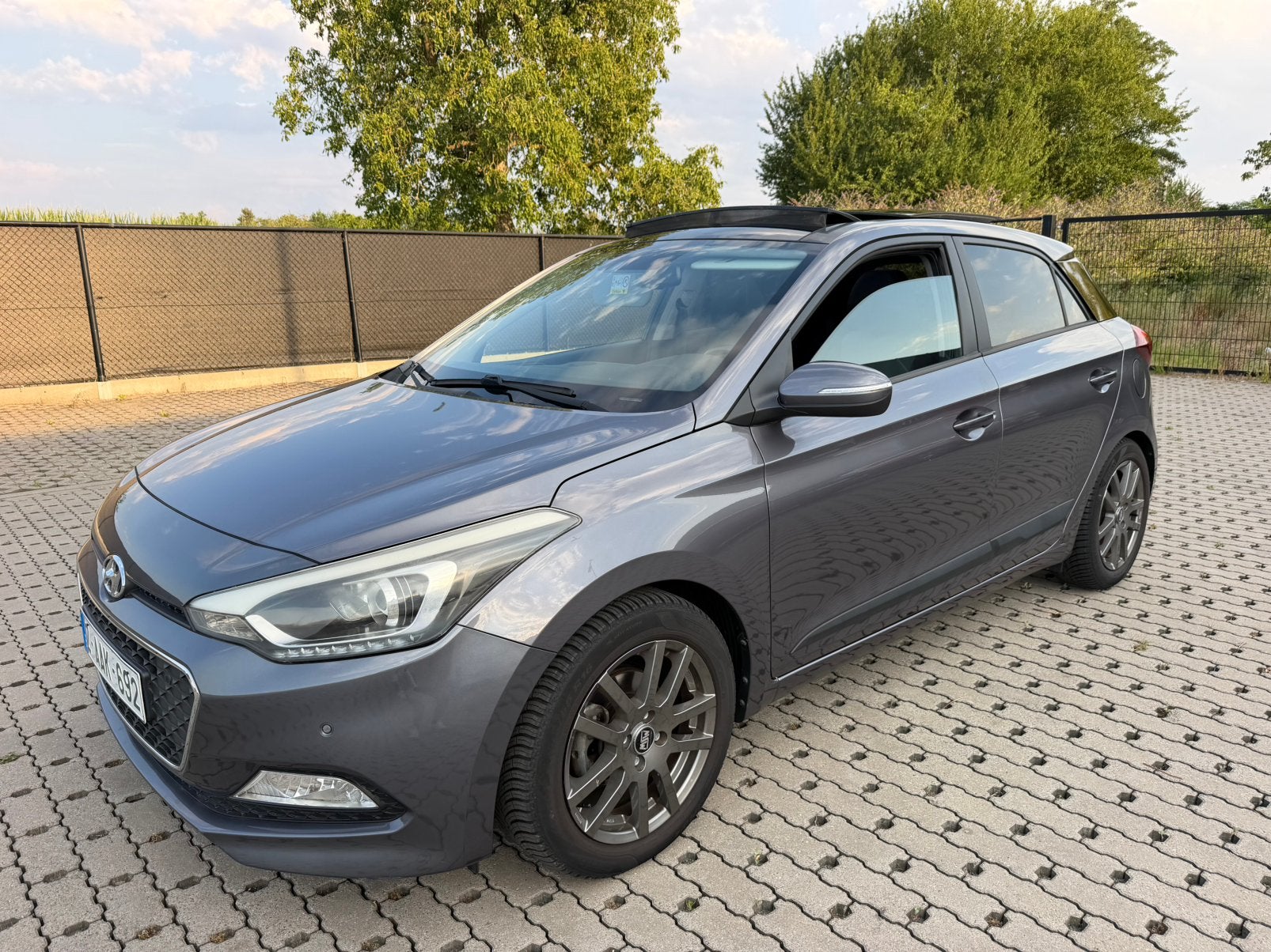 Hyundai i20 1.2 benzine km 100000 km, Auto's, Hyundai, Euro 6, Bedrijf, 5 deurs, Te koop