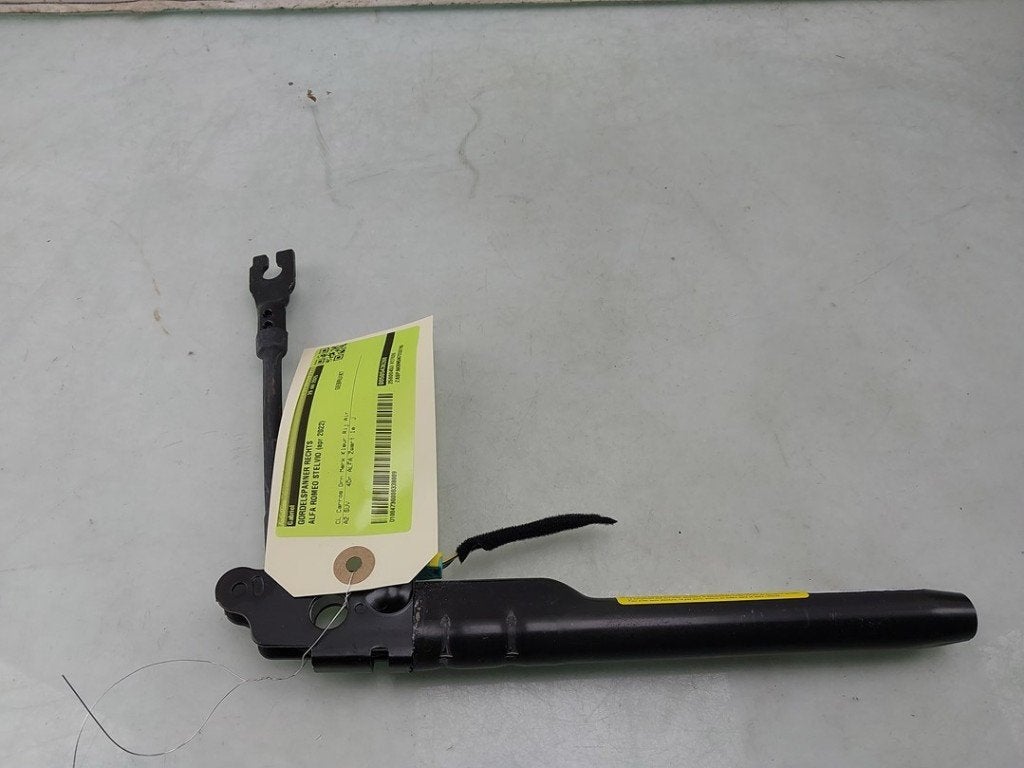 CEINTURE TENSIONNEUR AVANT DROIT Alfa Romeo Stelvio (949), Utilisé, Alfa Romeo