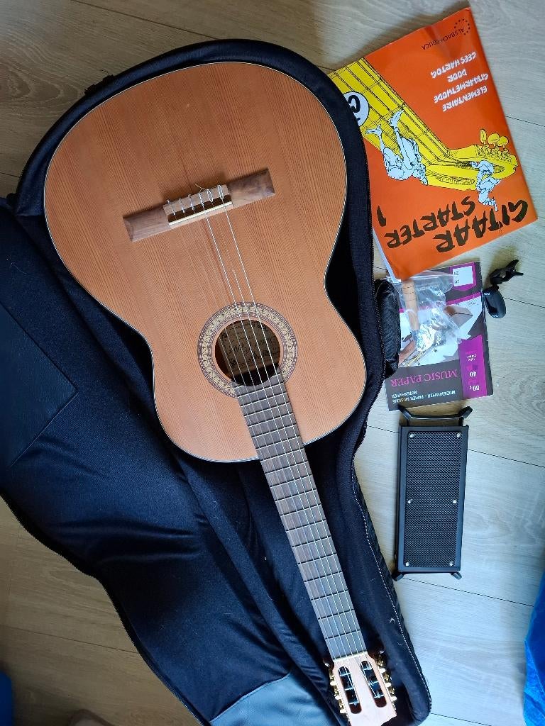 Guitaar, Muziek en Instrumenten, Ophalen, Zo goed als nieuw, Klassieke of Spaanse gitaar, Met koffer