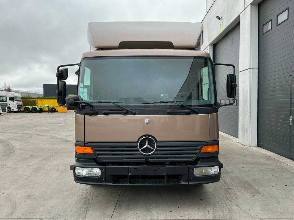 Mercedes-Benz 815 Camion à chevaux 2000, Autos, Camions, Achat, Entreprise, Autres carburants, Mercedes-Benz