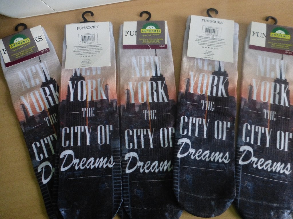 8 paires de chaussettes tubes 5 new york+3 Paris is always, Vêtements | Femmes, Chaussettes & Bas, Enlèvement ou Envoi, Neuf