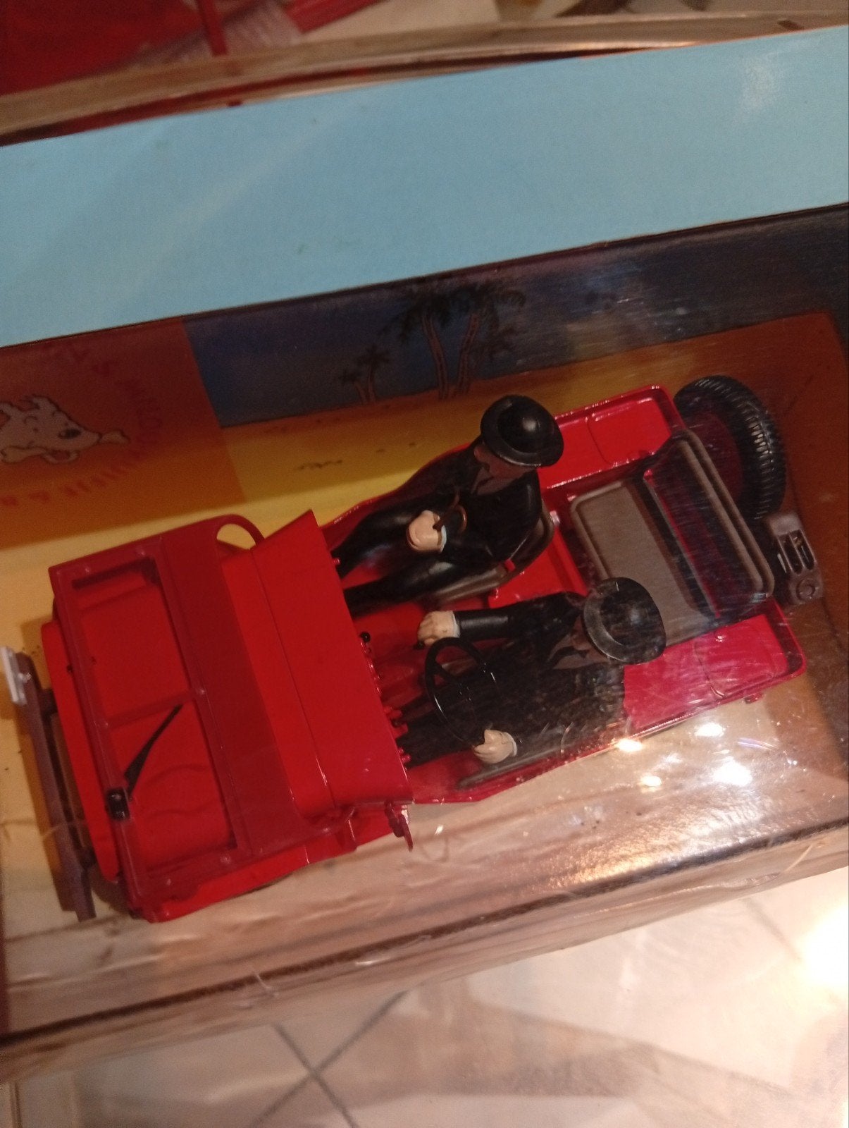 Hapax jeep rouge lune les tournesols.. comme neuf.., Collections, Enlèvement ou Envoi, Tintin, Comme neuf, Statue ou Figurine