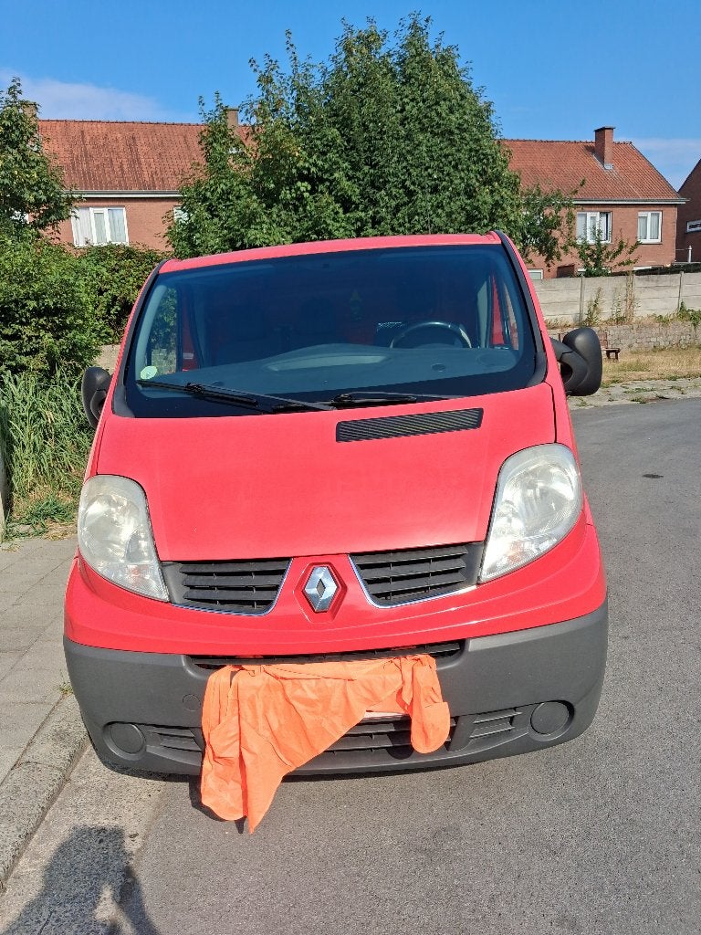 Te koop Renault Trafic 2, 2.0 dci 90hp (11/2013), Auto's, Renault, Voorwielaandrijving, 1995 cc, 4 cilinders, 1823 kg