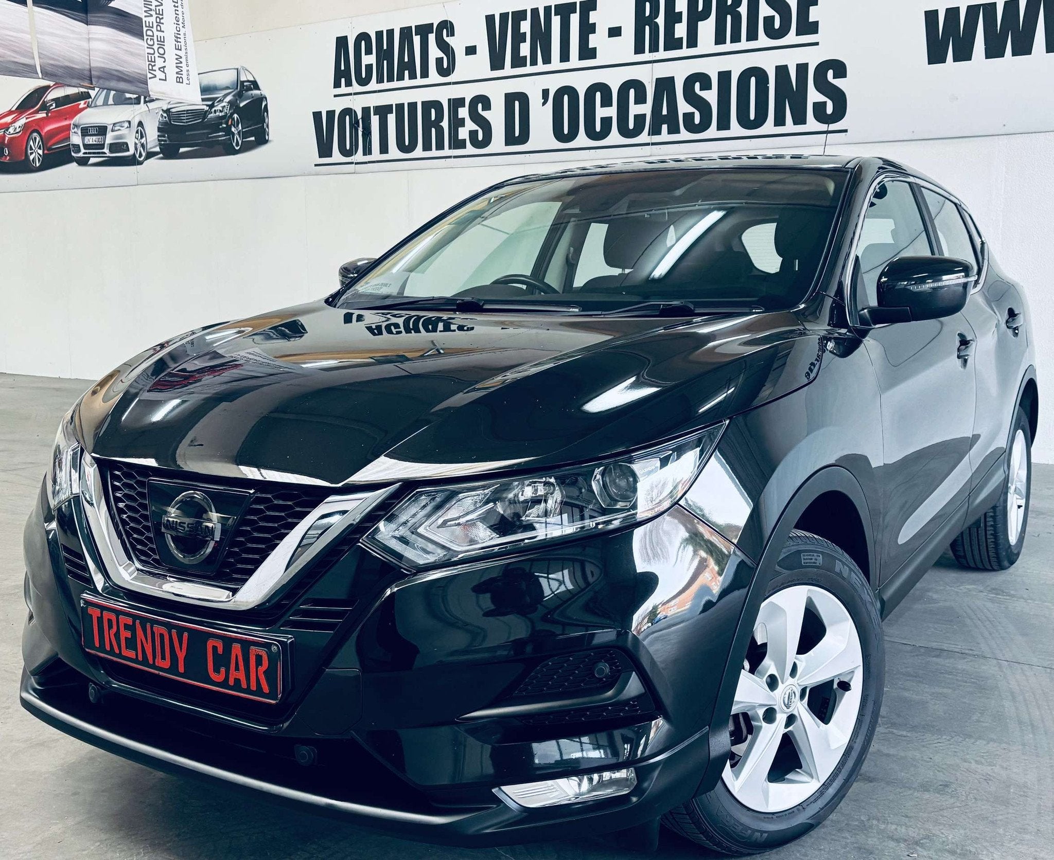 Nissan QASHQAI 1.2 DIG-T !EXPORT! (bj 2017), Auto's, Voorwielaandrijving, Stof, Gebruikt, 4 cilinders