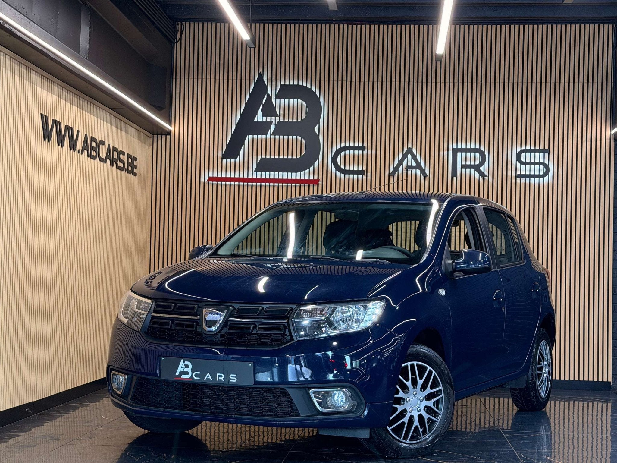 Dacia Sandero 1.0i SCe Sandero * GARANTIE 12 MOIS * 1ER PROP, Auto's, Stof, Gebruikt, https://public.car-pass.be/vhr/0585b8ab-3612-4773-a7db-522a052adb27