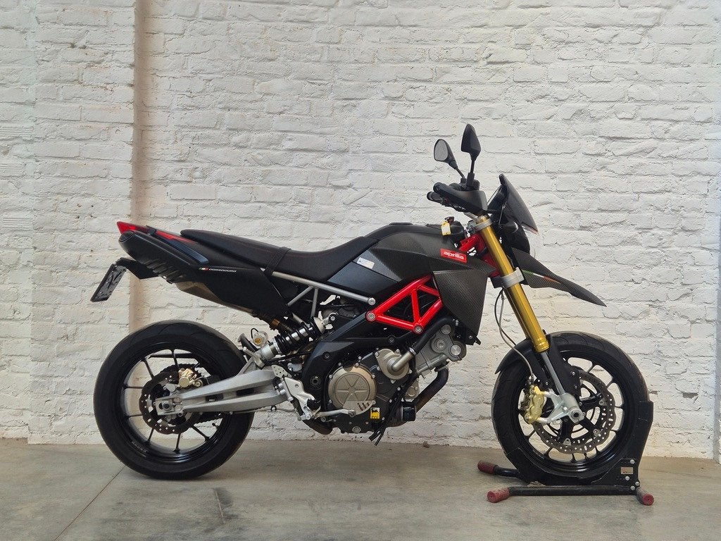 Aprilia Dorsoduro 750 Factory 2011 9.000km  @motomobilia, Motoren, Motoren | Aprilia, 750 cc, 2 cilinders, Occasion, Motorrijbewijs A