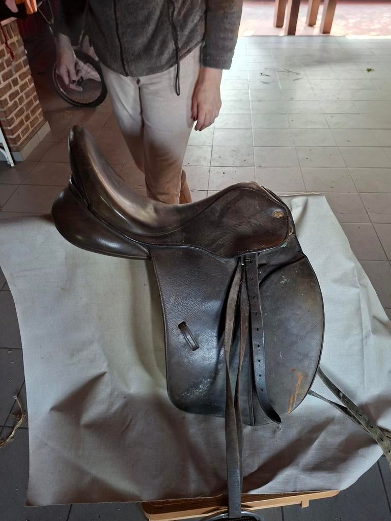 Zadels, 1 dressuur, 2 veelzijdigheid, samen te koop., Dieren en Toebehoren, Ophalen
