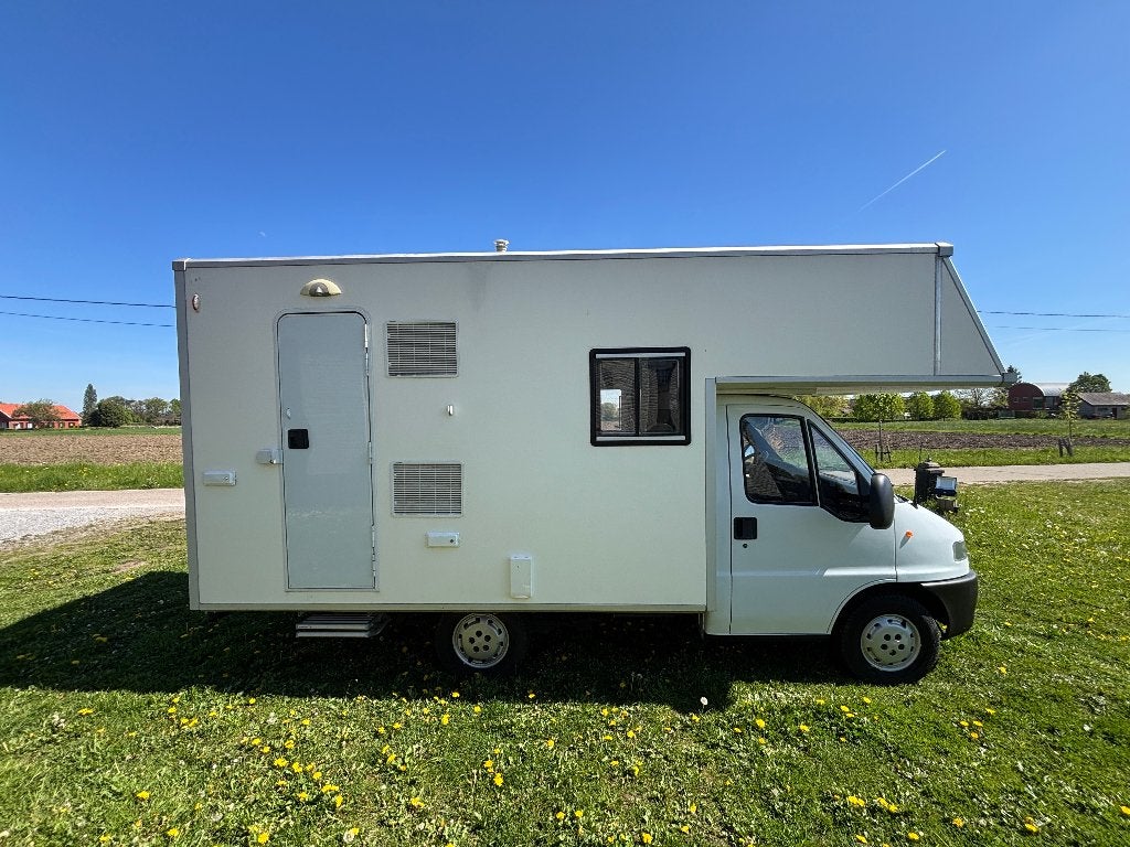 Leuke Oldtimer Mobilhome Fiat Ducato met nieuwe opbouw 1995, Alkoof, Fiat, Bedrijf, 5 tot 6 meter