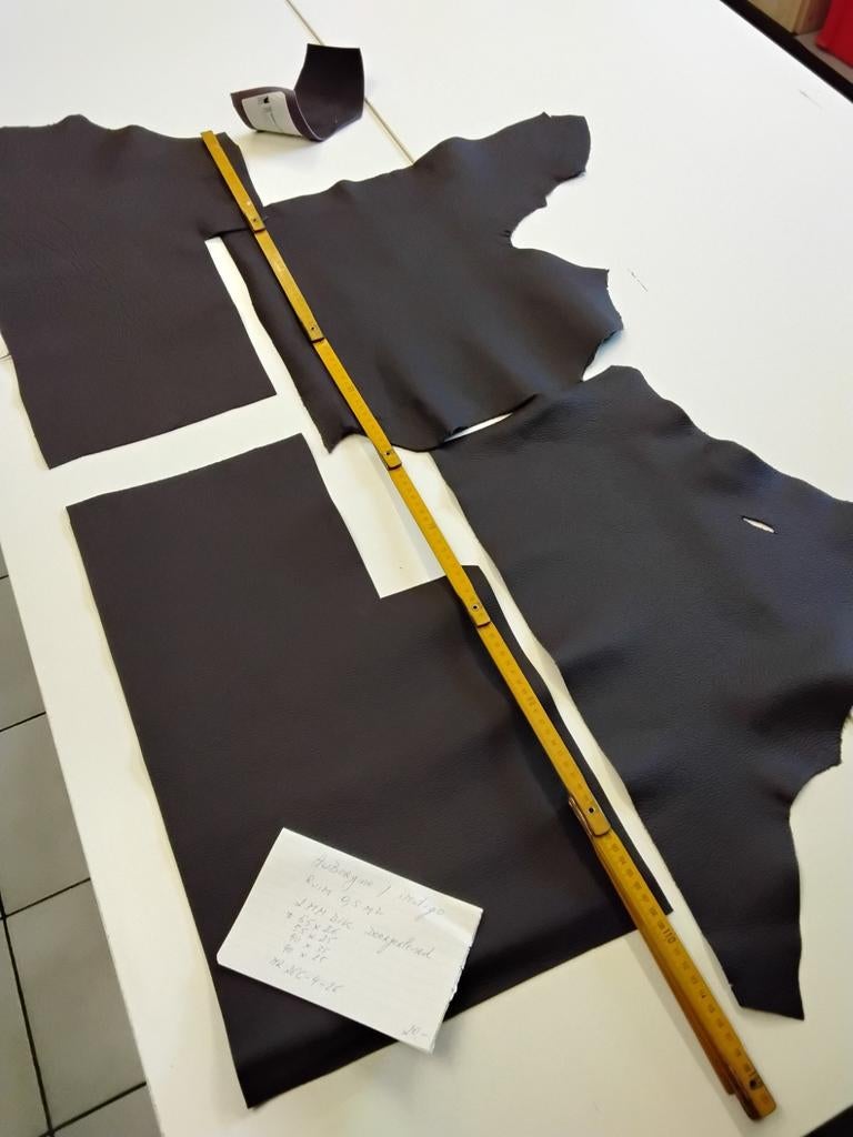 Leder, rundsleder, tassenleder, aubergine 0,5 meter, Hobby en Vrije tijd, Ophalen of Verzenden, Nieuw, Leer of Kunstleer